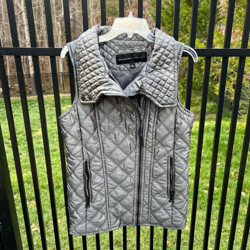 Mark New York Silver Metallic Quilted Vest size Small